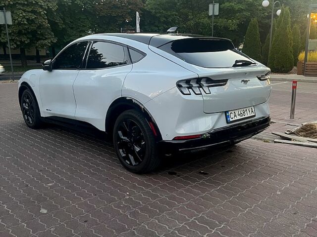 Серый Форд Mustang Mach-E, объемом двигателя 0 л и пробегом 76 тыс. км за 23500 $, фото 4 на Automoto.ua