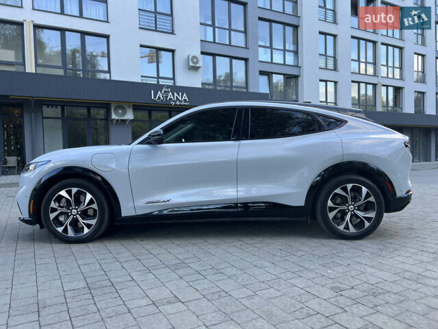 Серый Форд Mustang Mach-E, объемом двигателя 0 л и пробегом 38 тыс. км за 28000 $, фото 6 на Automoto.ua