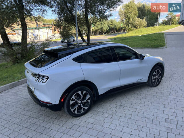 Серый Форд Mustang Mach-E, объемом двигателя 0 л и пробегом 38 тыс. км за 28000 $, фото 15 на Automoto.ua
