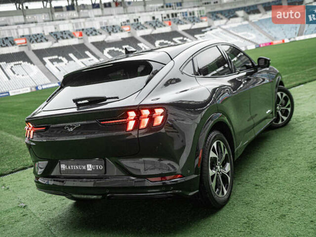 Серый Форд Mustang Mach-E, объемом двигателя 0 л и пробегом 23 тыс. км за 32900 $, фото 23 на Automoto.ua