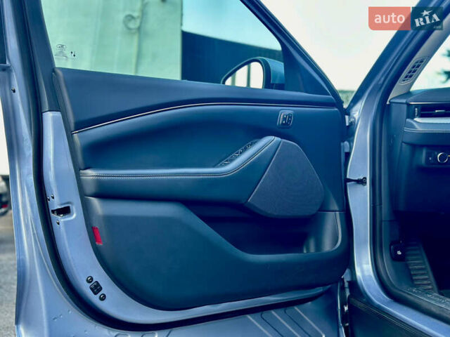 Серый Форд Mustang Mach-E, объемом двигателя 0 л и пробегом 52 тыс. км за 25000 $, фото 23 на Automoto.ua