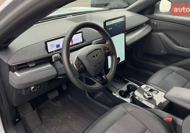 Серый Форд Mustang Mach-E, объемом двигателя 0 л и пробегом 14 тыс. км за 34500 $, фото 17 на Automoto.ua