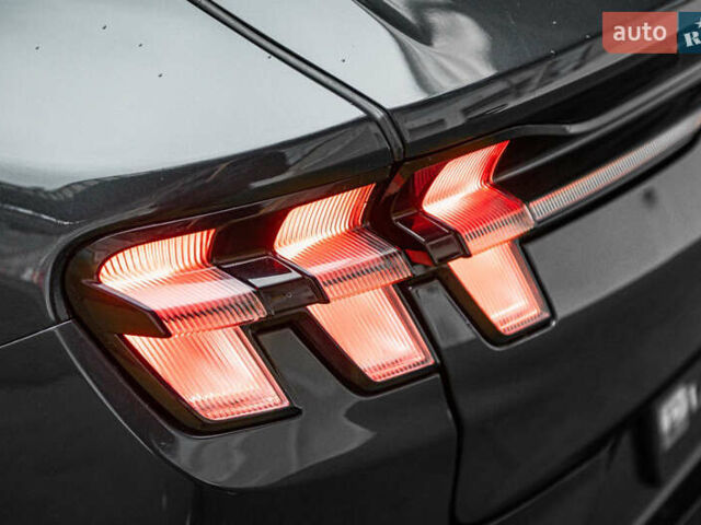 Серый Форд Mustang Mach-E, объемом двигателя 0 л и пробегом 23 тыс. км за 32900 $, фото 21 на Automoto.ua