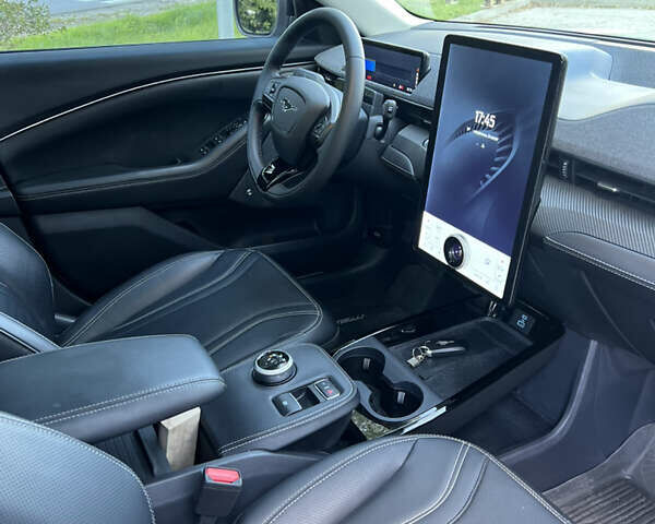Серый Форд Mustang Mach-E, объемом двигателя 0 л и пробегом 38 тыс. км за 28000 $, фото 12 на Automoto.ua