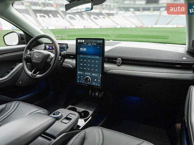 Серый Форд Mustang Mach-E, объемом двигателя 0 л и пробегом 23 тыс. км за 32900 $, фото 55 на Automoto.ua