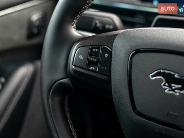 Сірий Форд Mustang Mach-E, об'ємом двигуна 0 л та пробігом 31 тис. км за 32900 $, фото 62 на Automoto.ua