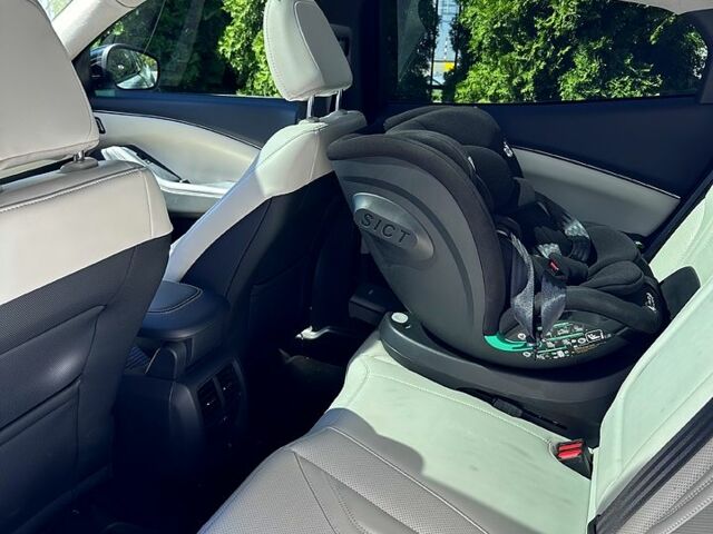 Серый Форд Mustang Mach-E, объемом двигателя 0 л и пробегом 76 тыс. км за 23500 $, фото 8 на Automoto.ua