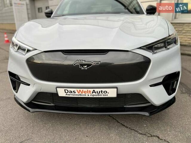 Серый Форд Mustang Mach-E, объемом двигателя 0 л и пробегом 14 тыс. км за 34500 $, фото 13 на Automoto.ua