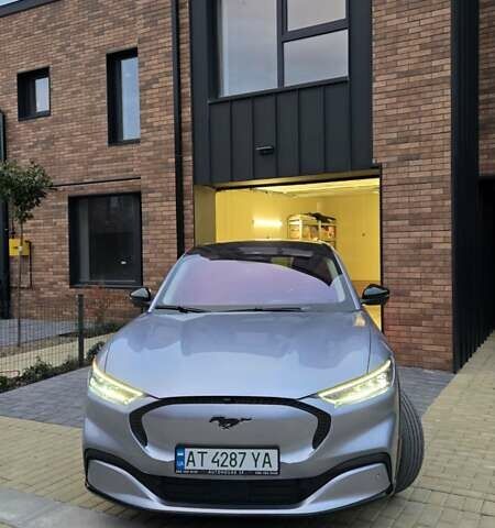 Серый Форд Mustang Mach-E, объемом двигателя 0 л и пробегом 26 тыс. км за 26000 $, фото 6 на Automoto.ua