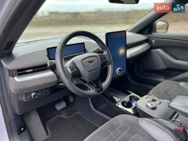 Сірий Форд Mustang Mach-E, об'ємом двигуна 0 л та пробігом 43 тис. км за 29999 $, фото 14 на Automoto.ua
