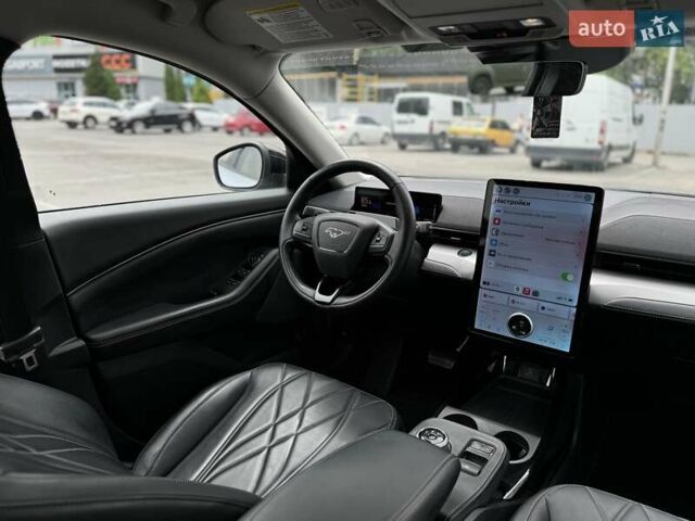 Серый Форд Mustang Mach-E, объемом двигателя 0 л и пробегом 29 тыс. км за 27200 $, фото 25 на Automoto.ua