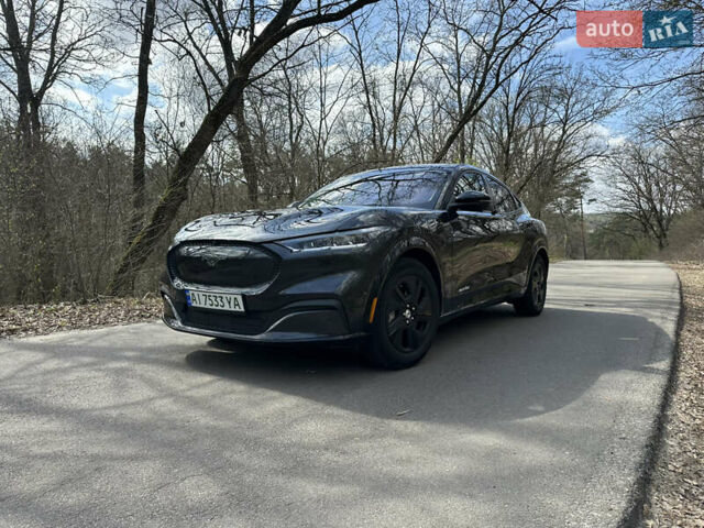 Серый Форд Mustang Mach-E, объемом двигателя 0 л и пробегом 30 тыс. км за 30500 $, фото 3 на Automoto.ua