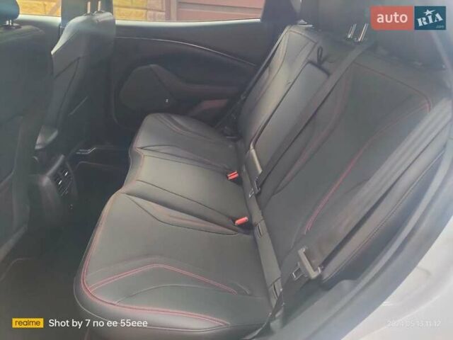 Серый Форд Mustang Mach-E, объемом двигателя 0 л и пробегом 65 тыс. км за 34999 $, фото 23 на Automoto.ua