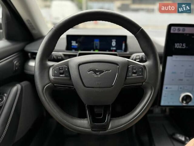 Серый Форд Mustang Mach-E, объемом двигателя 0 л и пробегом 29 тыс. км за 27200 $, фото 27 на Automoto.ua