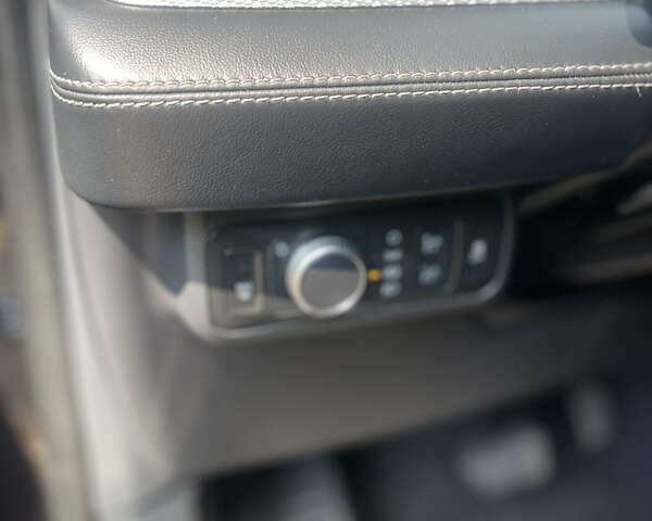 Сірий Форд Mustang Mach-E, об'ємом двигуна 0 л та пробігом 41 тис. км за 27500 $, фото 30 на Automoto.ua