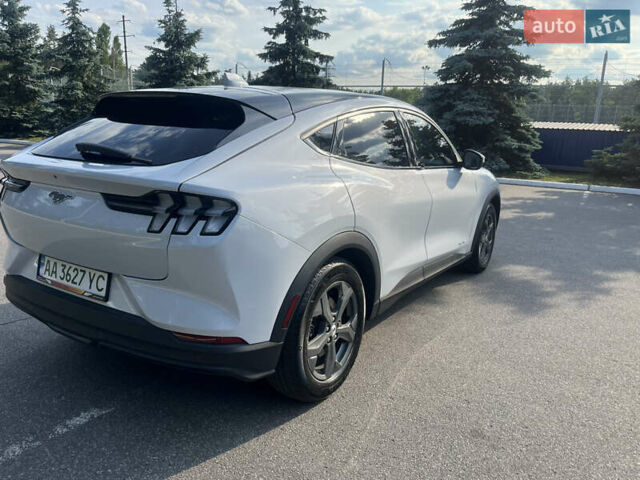 Серый Форд Mustang Mach-E, объемом двигателя 0 л и пробегом 20 тыс. км за 21950 $, фото 4 на Automoto.ua