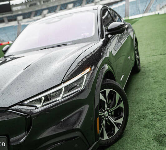 Серый Форд Mustang Mach-E, объемом двигателя 0 л и пробегом 23 тыс. км за 32900 $, фото 4 на Automoto.ua