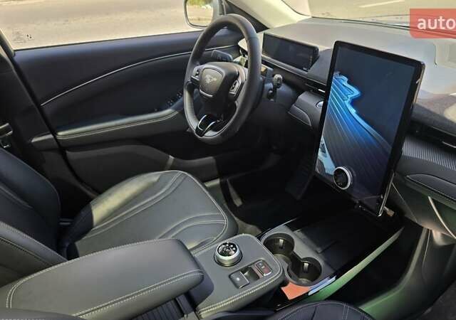 Серый Форд Mustang Mach-E, объемом двигателя 0 л и пробегом 54 тыс. км за 29999 $, фото 15 на Automoto.ua