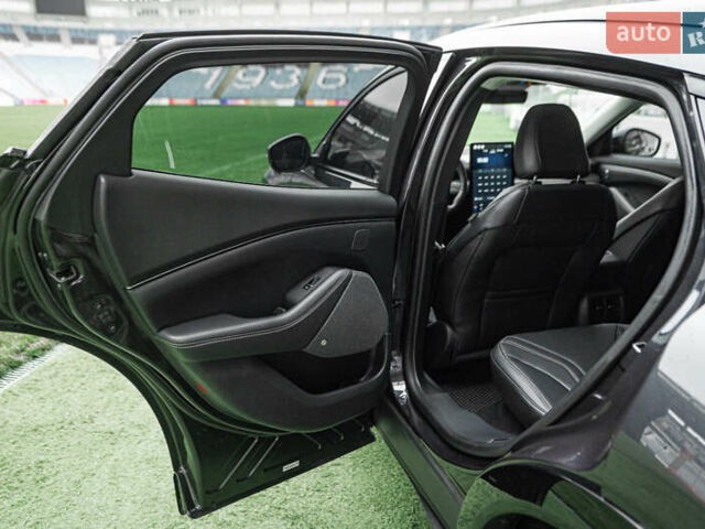 Серый Форд Mustang Mach-E, объемом двигателя 0 л и пробегом 23 тыс. км за 32900 $, фото 35 на Automoto.ua