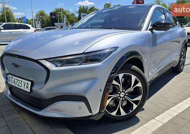 Серый Форд Mustang Mach-E, объемом двигателя 0 л и пробегом 54 тыс. км за 29999 $, фото 3 на Automoto.ua