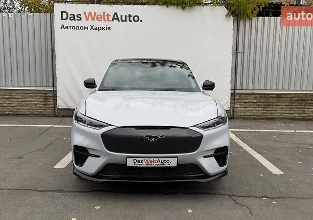 Серый Форд Mustang Mach-E, объемом двигателя 0 л и пробегом 14 тыс. км за 34500 $, фото 2 на Automoto.ua