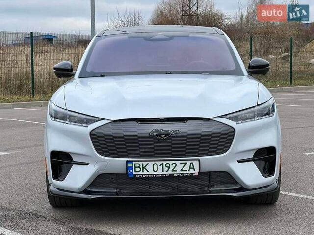 Сірий Форд Mustang Mach-E, об'ємом двигуна 0 л та пробігом 43 тис. км за 29999 $, фото 2 на Automoto.ua