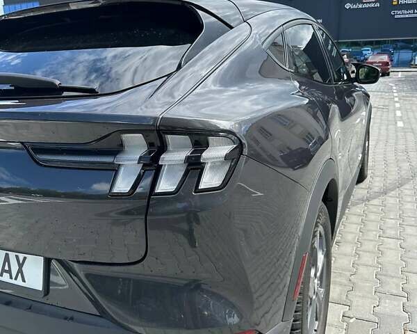 Серый Форд Mustang Mach-E, объемом двигателя 0 л и пробегом 49 тыс. км за 26500 $, фото 27 на Automoto.ua