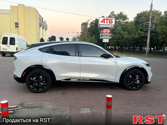 Серый Форд Mustang Mach-E, объемом двигателя 0 л и пробегом 76 тыс. км за 23500 $, фото 1 на Automoto.ua