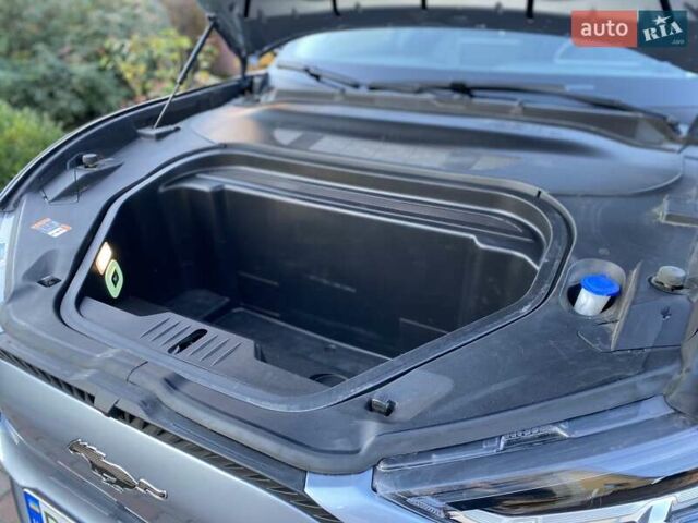 Серый Форд Mustang Mach-E, объемом двигателя 0 л и пробегом 44 тыс. км за 22700 $, фото 25 на Automoto.ua