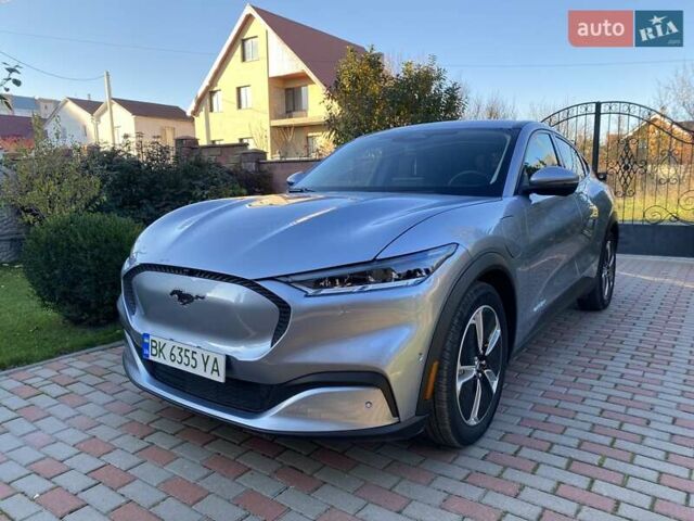 Серый Форд Mustang Mach-E, объемом двигателя 0 л и пробегом 44 тыс. км за 22700 $, фото 3 на Automoto.ua