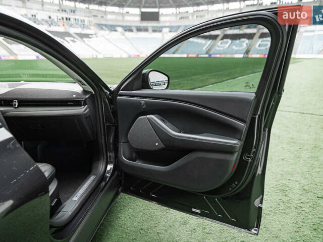 Серый Форд Mustang Mach-E, объемом двигателя 0 л и пробегом 23 тыс. км за 32900 $, фото 26 на Automoto.ua