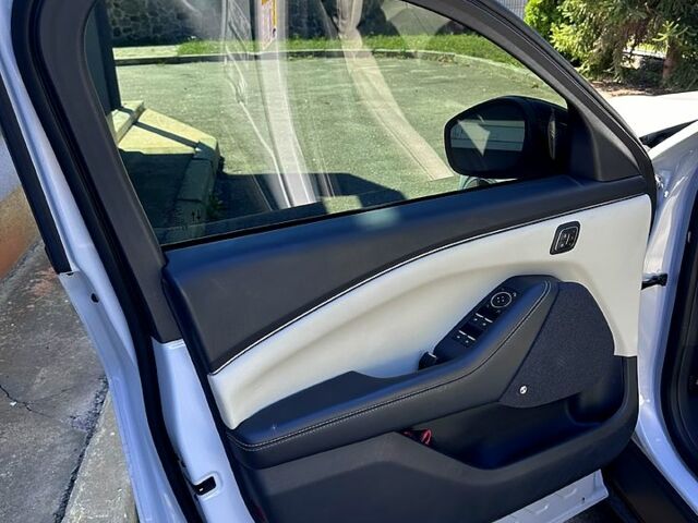 Серый Форд Mustang Mach-E, объемом двигателя 0 л и пробегом 76 тыс. км за 23500 $, фото 9 на Automoto.ua