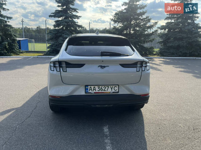 Серый Форд Mustang Mach-E, объемом двигателя 0 л и пробегом 20 тыс. км за 21950 $, фото 3 на Automoto.ua