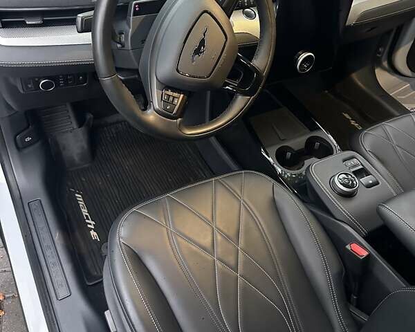 Сірий Форд Mustang Mach-E, об'ємом двигуна 0 л та пробігом 125 тис. км за 24000 $, фото 19 на Automoto.ua