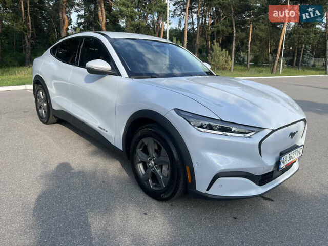 Серый Форд Mustang Mach-E, объемом двигателя 0 л и пробегом 20 тыс. км за 21950 $, фото 6 на Automoto.ua