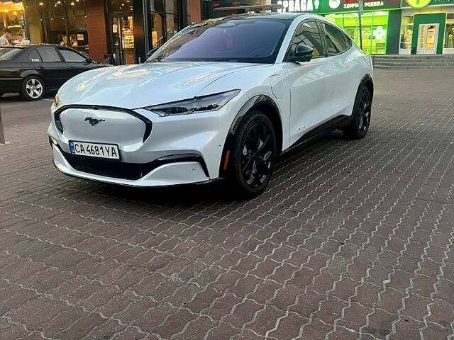 Серый Форд Mustang Mach-E, объемом двигателя 0 л и пробегом 76 тыс. км за 23500 $, фото 6 на Automoto.ua