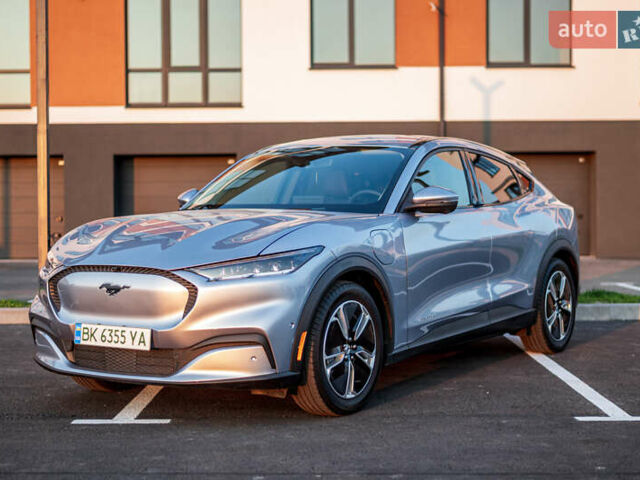 Серый Форд Mustang Mach-E, объемом двигателя 0 л и пробегом 42 тыс. км за 22602 $, фото 1 на Automoto.ua