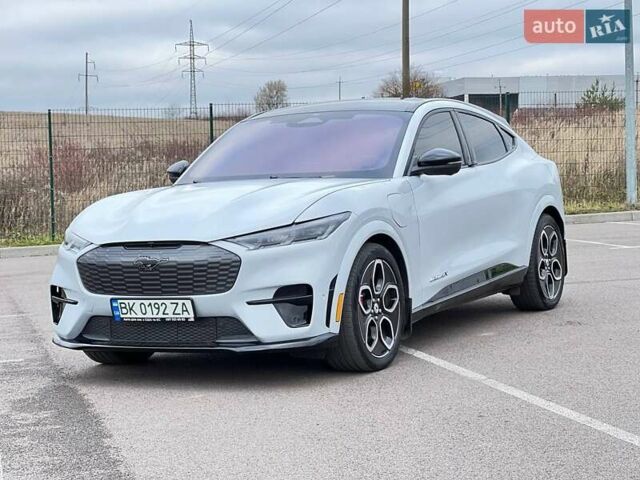 Сірий Форд Mustang Mach-E, об'ємом двигуна 0 л та пробігом 43 тис. км за 29999 $, фото 4 на Automoto.ua