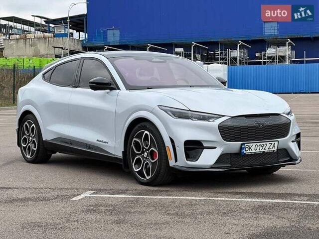 Сірий Форд Mustang Mach-E, об'ємом двигуна 0 л та пробігом 43 тис. км за 29999 $, фото 3 на Automoto.ua