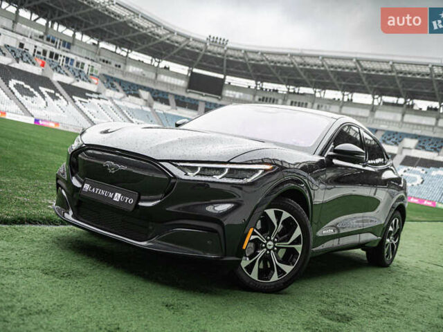 Серый Форд Mustang Mach-E, объемом двигателя 0 л и пробегом 23 тыс. км за 32900 $, фото 3 на Automoto.ua