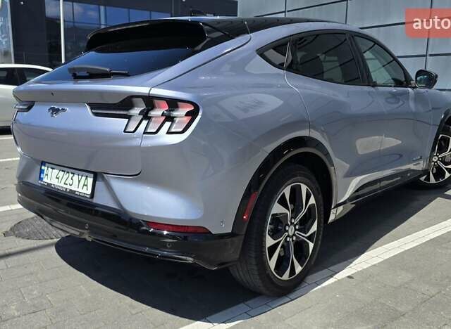 Серый Форд Mustang Mach-E, объемом двигателя 0 л и пробегом 54 тыс. км за 29999 $, фото 5 на Automoto.ua