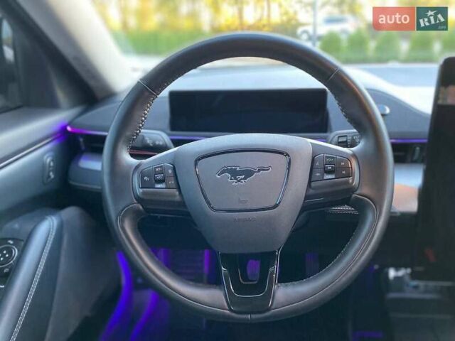 Серый Форд Mustang Mach-E, объемом двигателя 0 л и пробегом 49 тыс. км за 26500 $, фото 12 на Automoto.ua