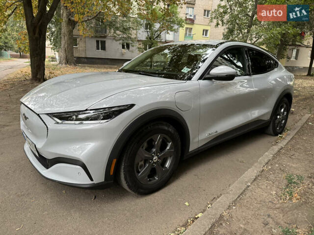 Сірий Форд Mustang Mach-E, об'ємом двигуна 0 л та пробігом 71 тис. км за 25500 $, фото 4 на Automoto.ua