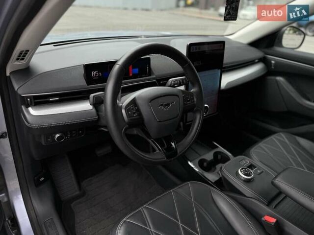 Серый Форд Mustang Mach-E, объемом двигателя 0 л и пробегом 29 тыс. км за 27200 $, фото 18 на Automoto.ua
