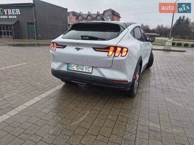 Серый Форд Mustang Mach-E, объемом двигателя 0 л и пробегом 16 тыс. км за 24100 $, фото 8 на Automoto.ua