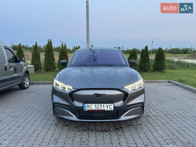 Серый Форд Mustang Mach-E, объемом двигателя 0 л и пробегом 45 тыс. км за 29700 $, фото 3 на Automoto.ua