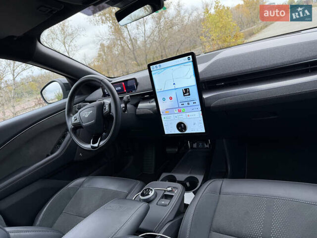 Серый Форд Mustang Mach-E, объемом двигателя 0 л и пробегом 30 тыс. км за 34300 $, фото 16 на Automoto.ua