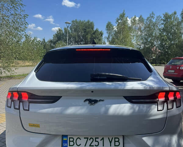 Серый Форд Mustang Mach-E, объемом двигателя 0 л и пробегом 90 тыс. км за 24900 $, фото 8 на Automoto.ua
