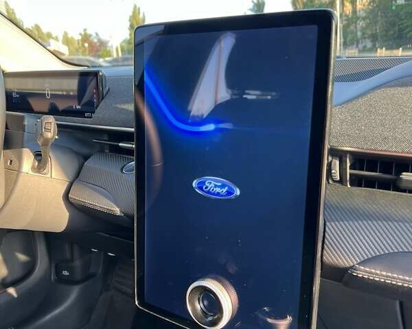 Серый Форд Mustang Mach-E, объемом двигателя 0 л и пробегом 8 тыс. км за 27800 $, фото 23 на Automoto.ua