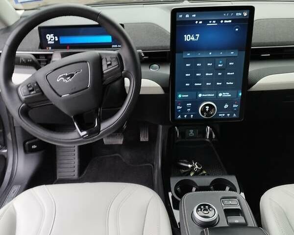 Серый Форд Mustang Mach-E, объемом двигателя 0 л и пробегом 29 тыс. км за 28500 $, фото 12 на Automoto.ua